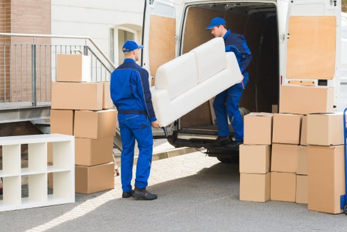 Packing boxes and furniture for a cubic-yard priced move