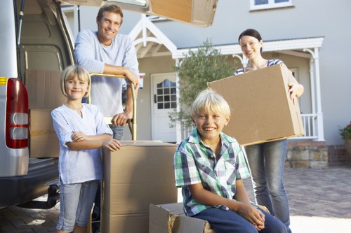 Local truck hire for flats and houses in Willesden